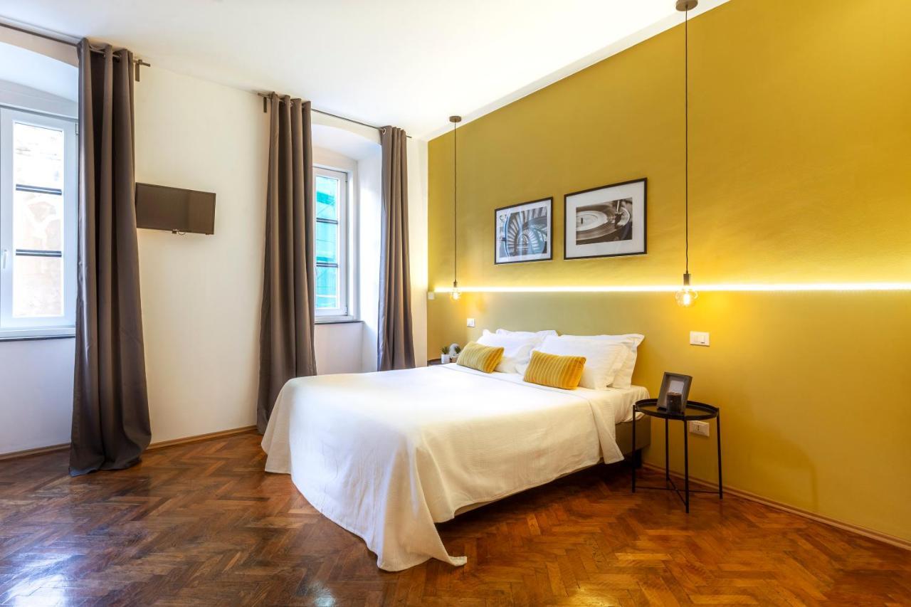 Tram Apartment For 4 Guests ตรีเอสเต ภายนอก รูปภาพ